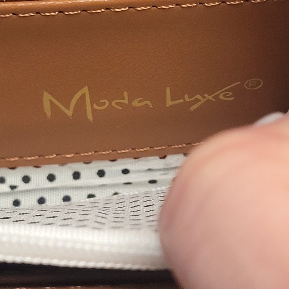 Moda Luxe Demi Wallet - Picture 12 of 13